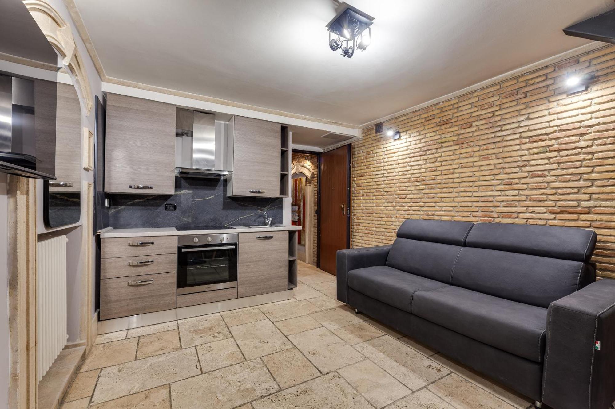 Oliviero - Piazza Navona Apartment — Photos 2